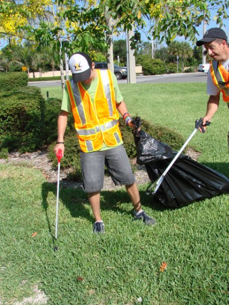 DSC00078.JPG - Hey, That was my piece!  Jacob Stamm (Ham hopeful) and Kevin - W4JKJ