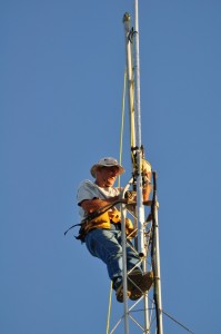 Bob-K4NBC Raising New Antenna 14