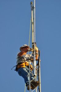 Bob-K4NBC Raising New Antenna 15
